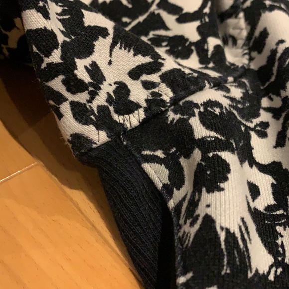 🌟HP🌟VEUC Lululemon Cozy Cuddle Up Jacket Fleur Sombre White & Black - size 8 - Picture 8 of 17